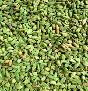 Graines de cardamome verte de haute qualité pour les amateurs de thé - Produit agricole en emballage de feuilles vertes à vendre à prix avantageux - Product Image 3