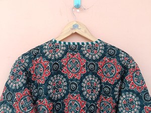 Veste en coton matelassé pour femme avec bloc à la main imprimé fleuri col en V et décoration à rayures à la mode tenue de fête d'été ouverte avec ceinture - Product Image 6