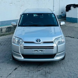 Toyota Probox DX Comfort Modelo Kei 2019, Furgoneta Automática con Motor Turbo de 8L, Volante a la Derecha R20, Combustible Híbrido Gasolina/Eléctrico, Coche Usado Listo para Enviar - Product Image 5