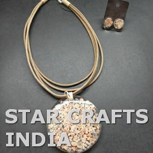 เครื่องประดับแฟชั่นมาใหม่สร้อยคอลูกปัดหินเรซินรูปพีชและสีดำสำหรับผู้หญิงและเด็กผู้หญิงในราคาไม่แพงจากดาวงานฝีมืออินเดีย - Product Image 3