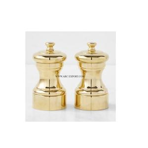 Juego de 2 decoraciones de mesa pulidas de oro latón metálico sal y pimienta restaurante y hoteles Mesa comida sal y pimienta juego - Product Image 1