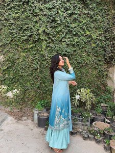 Heavy Designer Chinon Soie Impression Numérique & Séquence & Zari Broderie Travail Top et Dentelle Travail Palazzo Avec Georgette Dupatta - Product Image 2