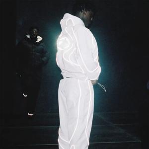 Nueva ropa deportiva de gran tamaño personalizada de alta calidad, chándal de calle, chaqueta reflectante y conjunto de Jogger, chándal de nailon para hombre - Product Image 4