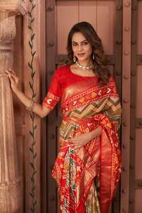 ชุดส่าหรีผ้าไหมซาตินสำหรับปาร์ตี้และเทศกาลดิวาลี-สไตล์อินเดียจาก Patola - Product Image 3