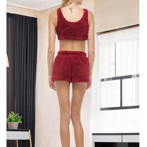 Ensemble haut court décontracté de la meilleure qualité Nouveau design fabriqué au Pakistan Ensemble haut court pour femme dans le meilleur matériau - Product Image 2