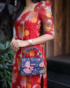 Moessonseizoen Speciale Mooie Bloemenprint Halve Mouw Patroon Puur Organza Zijde Kurti Voor Vrouwen Of Meisjes Dragen Tegen Lage Prijs