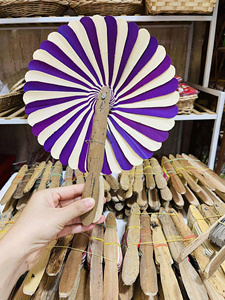 Ventilador decorativo hecho a mano de hoja de palma, accesorio de refrigeración respetuoso con el medio ambiente, recuerdo de boda ligero para exteriores de Vietnam - Product Image 5