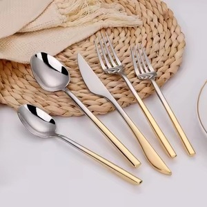 Ensemble de couverts en acier inoxydable de choix pour les hôtels, avec une construction élégante, résistant à la rouille et une qualité de présentation professionnelle - Product Image 5