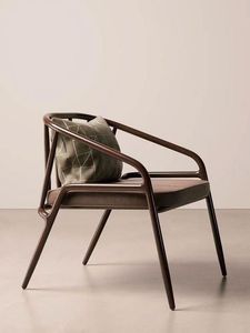 Chaise inspirée du milieu du siècle avec cadre en bois épuré, pieds inclinés et siège rembourré en peluche pour un attrait esthétique moderne - Product Image 3