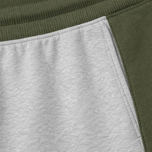 Shorts décontractés pour hommes, tissu léger, look élégant, idéal pour les voyages et les tenues d'été - Product Image 5