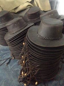 Sombreros de Vaquero de Cuero Genuino de Estilo Multicolor al por Mayor, Sombreros de Rancho de Montar a Caballo Estilo Occidental, Logotipo Personalizado, Sombreros de Vaquero de Cuero Surtidos - Product Image 2