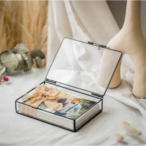 Boîte à bijoux vintage en laiton doré et verre transparent, boîte à souvenirs géométrique carrée, présentoir de bureau pour bagues, boucles d'oreilles, cadeau de mariage - Product Image 6