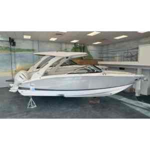 Barcos de Lujo Regal LX6 2025 para Aventuras Acuáticas - Product Image 3