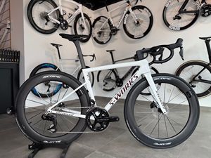 จักรยานเสือหมอบ S-Works Tarmac SL8 AXS รุ่นปี 2025 น้ำหนักเบา สำหรับการแข่งขัน พร้อมบริการจัดส่งฟรี ของแท้ 100% ราคาดีที่สุด - Product Image 4