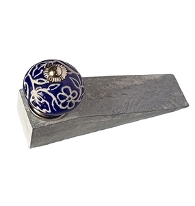 ที่กั้นประตูไม้งานฝีมือดอกไม้สีฟ้าและสีขาวพร้อมลูกบิดเซรามิกโบราณสำหรับห้องครัวกลางแจ้งและห้องน้ำ - Product Image 1