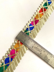 Venta al por mayor de encaje trenzado metálico Borde de diamantes de imitación cuentas borla decoración tamaño personalizable lentejuelas Material para prendas de bricolaje - Product Image 4