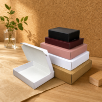 Boîte d'expédition en carton recyclable personnalisée avec gaufrage et pelliculage mat pour le commerce électronique et la vente au détail
