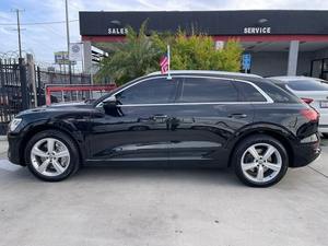 Voiture d'occasion fiable Audi e-tron Prestige quattro 4 portes SUV AWD 2019 - Product Image 2