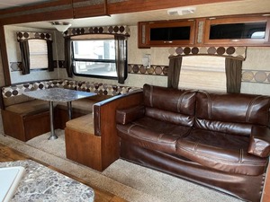 Used 2014 Keystone RV P-a-s-s-p-o-r-t 2650BH G-r-a-n-d T-o-u-r-i-n-g Ready for Sale - Product Image 4