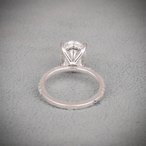 Lujoso anillo de compromiso de halo de diamante cultivado en laboratorio de corte ovalado y redondo, anillo de bodas de plata de ley 925 - Product Image 4