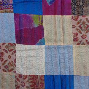 Écharpe en soie Kantha réversible de luxe, fabriquée à la main, en coton de haute qualité, personnalisée par un fabricant indien, en promotion - Product Image 3