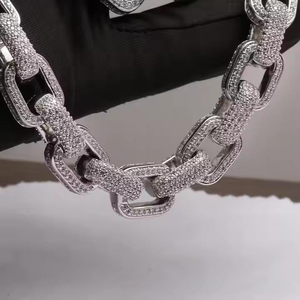 Chaîne cubaine de luxe en argent sterling 925 bijoux de mode durables idéaux pour offrir un anniversaire ou une célébration - Product Image 1