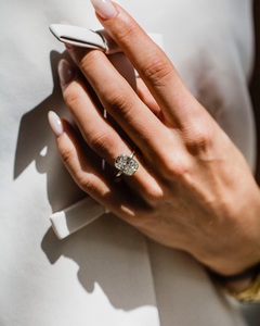 Anillo de Compromiso Blanco con Corte Cojín Alargado de 11x9 mm |   Anillo Solitario con Banda de Oro para Mujer |   Joyería CZ - Product Image 5