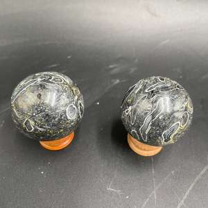 Esfera de Jaspe Turritella Gris Natural, Bola de Piedra Fósil Pulida para Decoración del Hogar, Colección de Cristales y Recuerdo, 3–5 cm - Product Image 3