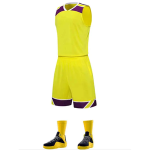 Conjunto de Camiseta y Pantalones Cortos de Baloncesto con Logotipo Personalizado de Fábrica OEM, Tela Transpirable de Secado Rápido, Uniforme Deportivo para Hombre, Venta al Por Mayor - Product Image 1