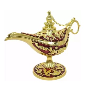 Lámpara de Aladino grabada de latón macizo de alta calidad con acabado dorado, lámpara de Chirag decorativa de mesa de diseño vintage, estilo árabe. - Product Image 3