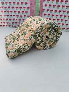 Colcha Razai Estampada a Mano, Acogedora Cubrecama de Algodón, Decoración para Dormitorio - Product Image 5