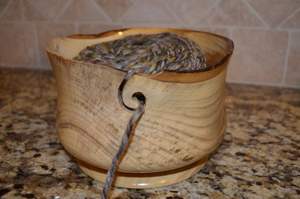 Cuenco de Madera Portátil y Sencillo para Hilos de Crochet, Calidad Profesional |   Soporte para Hilo de Tejer Ecológico y Duradero con Acabado Liso para Facilitar el Uso - Product Image 4