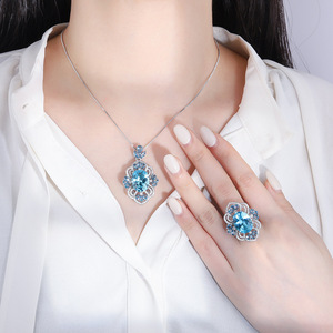 Conjunto de Anéis de Casamento em Ouro Branco com Placa de Platina em Forma de Trevo, Venda por Atacado - Product Image 2