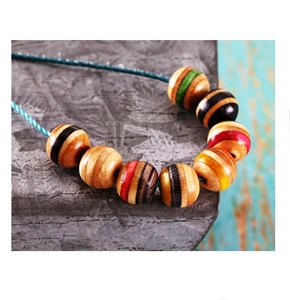 Cuentas de madera de colores personalizadas de tigre en forma rectangular en forma y tamaño Entrega rápida desde la India - Product Image 2