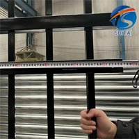 Valla de acero superior plana negra de alta seguridad, panel de valla de acero ornamental soldado de seguridad, valla de acero corten de tubo cuadrado para exteriores
