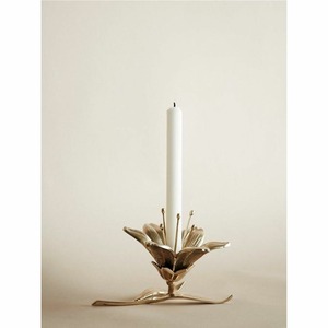 Bougeoir en laiton de luxe en forme de lys, bougeoir en métal doré pour centre de table de mariage et décoration intérieure, support de bougie en métal - Product Image 1