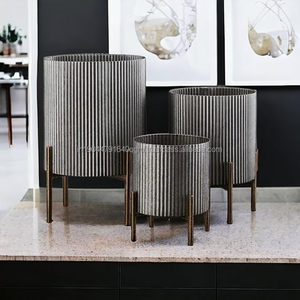 Juego de 3 macetas de metal de estilo rústico de Venta caliente con soporte - Product Image 2