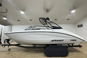 Bateau Yamaha AR250 7m 1.9L à moteur hors-bord à jet d'eau, bateau de pêche, bateau de travail, remorque marine durable, occasion 2025 - Product Image 5