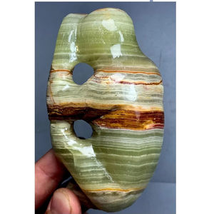 Onyx vert de 330 grammes, sculpture artisanale, forme unique, pierre naturelle du Pakistan, objet décoratif, objet de collection - Product Image 1