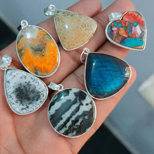 Colgante de múltiples piedras preciosas de Plata de Ley 925, colgante de piedras preciosas genuinas, colgante de piedras preciosas bohemias, joyería hecha a mano, regalo para ella - Product Image 1