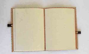 Journal en cuir personnalisable, aspect bohème, fait main, papier recyclé en coton, design avec coutures à la main - Product Image 4