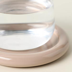 แผ่นรองแก้วเคลือบเงาสีแดงแบบดั้งเดิม ผลิตจาก MDF ที่ยั่งยืน เหมาะสำหรับวางเครื่องดื่ม กาแฟ และตกแต่งโต๊ะ ผลิตในเวียดนาม - Product Image 6