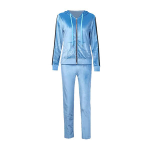 Survêtement en velours avec logo personnalisé de qualité supérieure pour les femmes Style unique tendance col à capuche grande taille prix d'usine - Product Image 1