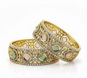 Brazalete de Moda Chapado en Oro Amarillo, Brazalete Tallado con Estrellas, Regalo de Boda para Novias de Oriente Medio en Dubái - Product Image 2