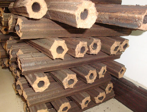 Briquetas de madera en oferta (AT) Briquetas de combustible de madera dura - Product Image 4