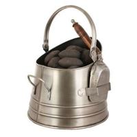 Seau à charbon en fer élégant et au look antique avec un design en métal solide pour transporter les granulés de bois et les cendres de poêle de cheminée