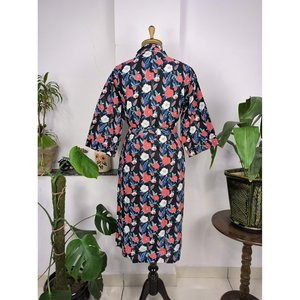 Kimono de algodón de lujo con estampado indio bohemio y diseño floral de medianoche, perfecto para vacaciones de verano. - Product Image 6