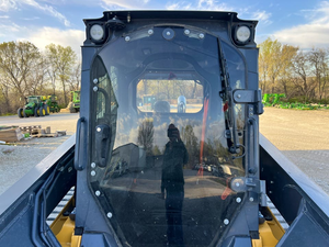 Cargadora Compacta de Alta Eficiencia Deere 333G 325G con Certificación EPA y CE, Diseño Compacto, Cargadora de Orugas para Bosques - Product Image 6