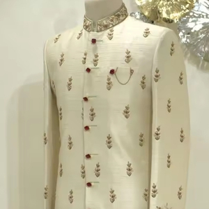 2024 élégant belle broderie sur soie brute Sherwani XL grande taille avec chaussure de travail Dabka assorti perles de verre en cristal fête marié - Product Image 1