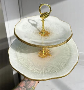 Bandeja de resina epoxi personalizada, soporte para pastel, bandeja de resina hecha a mano, bandeja decorativa moderna para regalo de boda, precio al por mayor de La India - Product Image 1